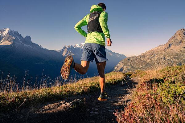 Za trail trčanje prikladne su tenisice za trčanje u prirodi – trail tenisice.
